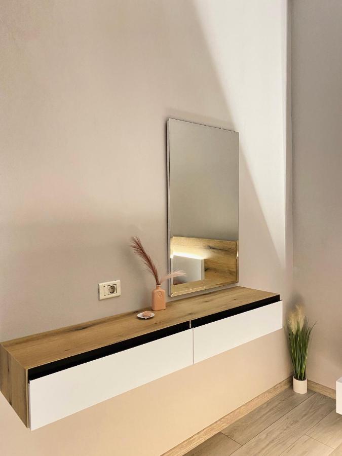 Newly Renovated One Bedroom Apartment In טיראנה מראה חיצוני תמונה