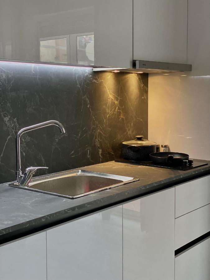 Newly Renovated One Bedroom Apartment In טיראנה מראה חיצוני תמונה