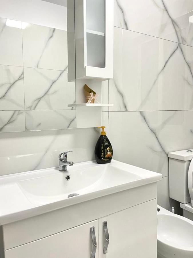 Newly Renovated One Bedroom Apartment In טיראנה מראה חיצוני תמונה