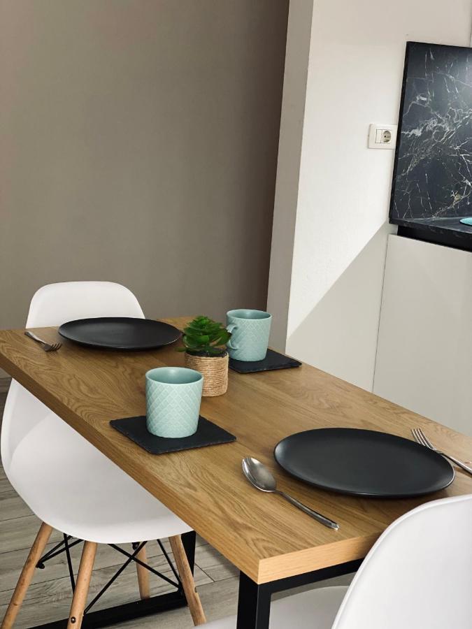 Newly Renovated One Bedroom Apartment In טיראנה מראה חיצוני תמונה