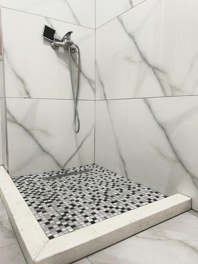 Newly Renovated One Bedroom Apartment In טיראנה מראה חיצוני תמונה